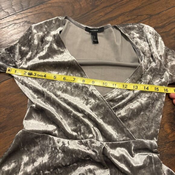 Vintage Y2K Forever 21 size Small Velvet Wrap Skater New Years Eve Dress - Picture 5 of 6